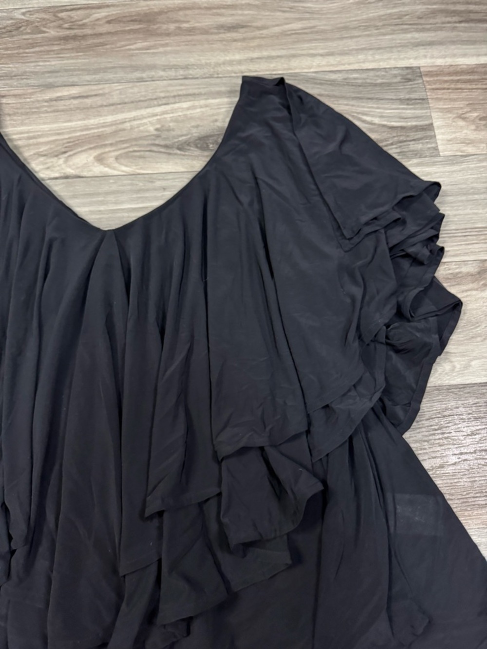 Express Ruffle V Neck Top Blouse in Black Size XL NWT - Picture 2 of 8